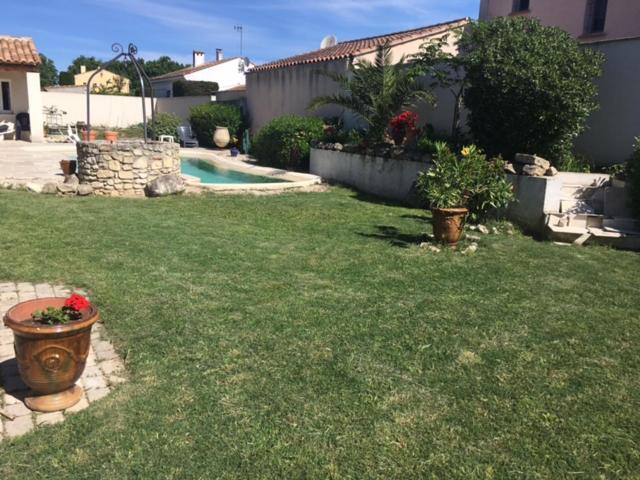 Coquet 2 Pieces Au Calme Avec Piscine Fontvieille Exterior foto