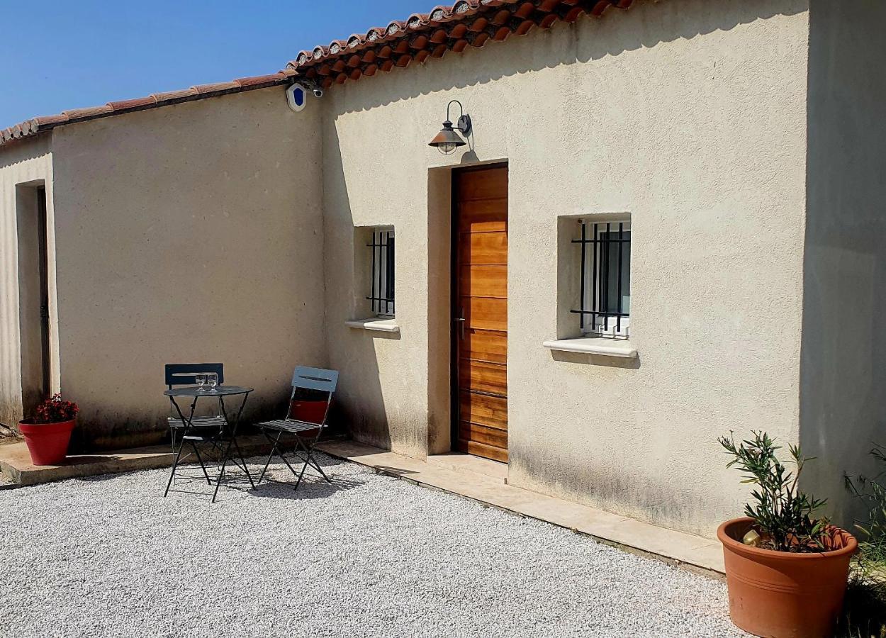 Coquet 2 Pieces Au Calme Avec Piscine Fontvieille Exterior foto