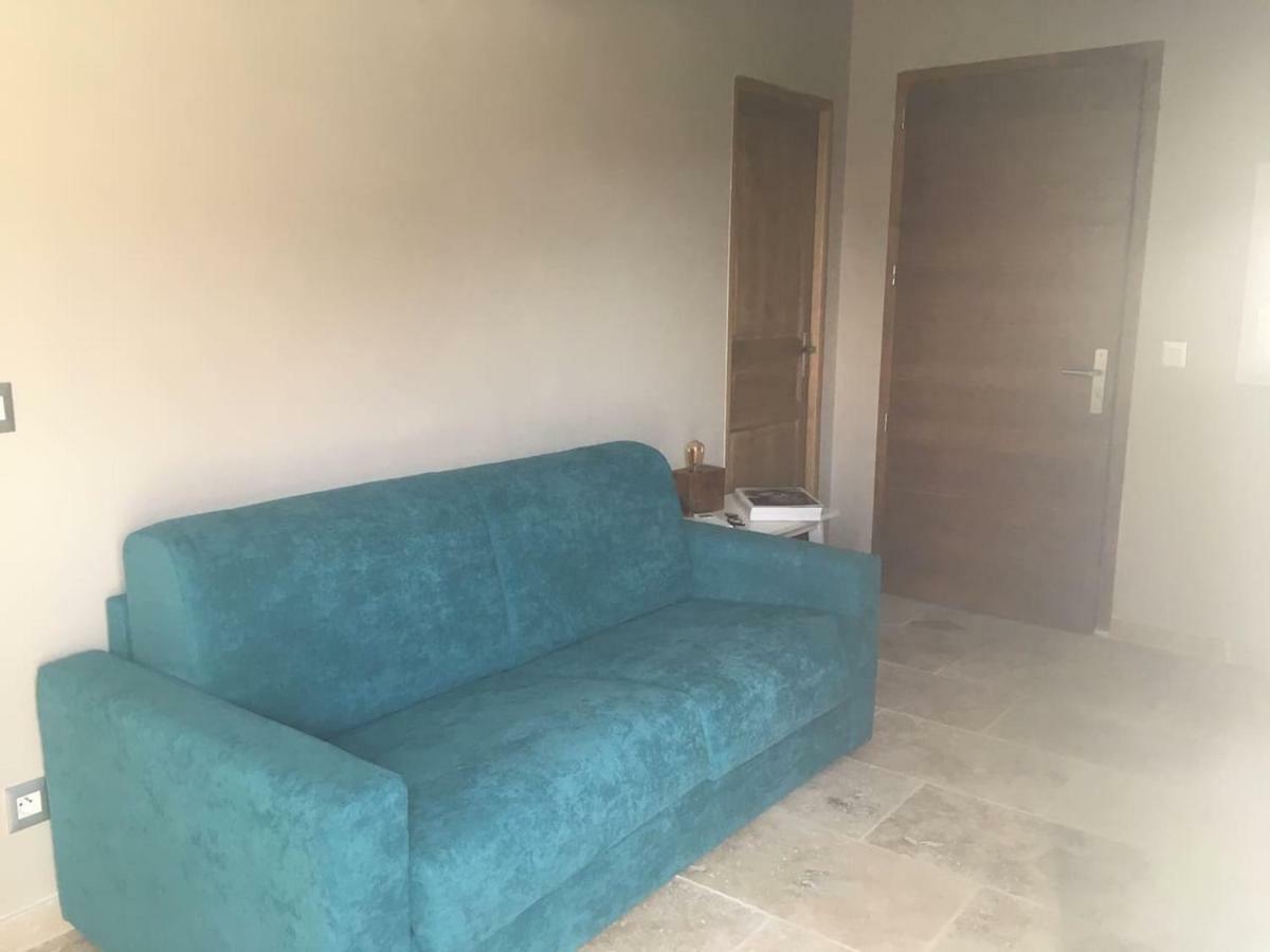 Coquet 2 Pieces Au Calme Avec Piscine Fontvieille Exterior foto